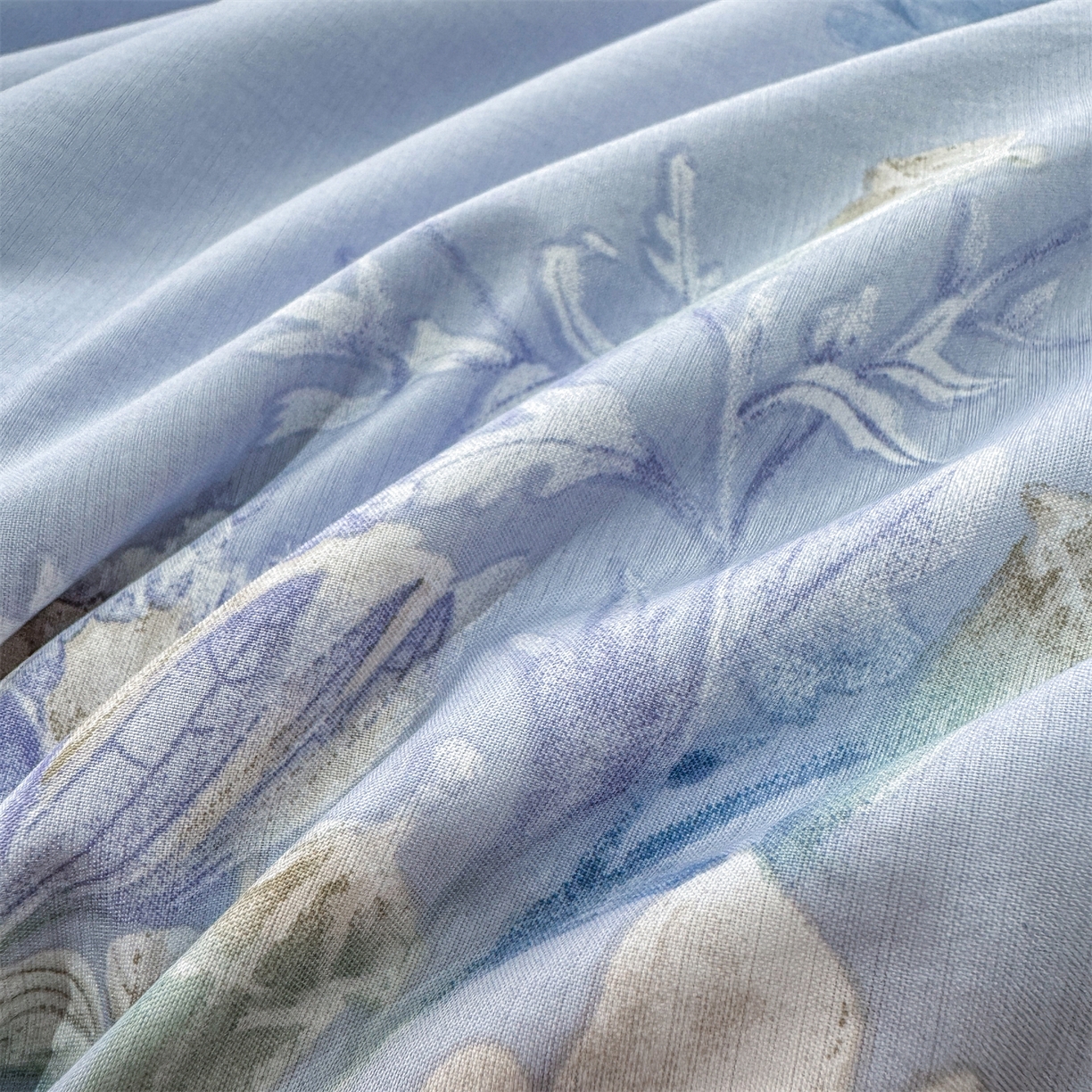 91家纺网 家纺一手货源 找家纺 慕木家纺 2026新款A类印花慕丝棉凉感夏被夏凉被空调被四件套 蓝庭叙+灰