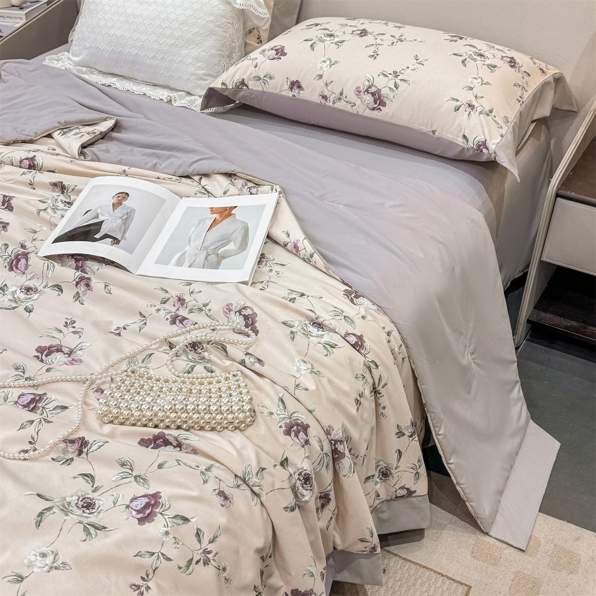 91家纺网 家纺一手货源 找家纺 慕木家纺 2026新款A类印花慕丝棉凉感夏被夏凉被空调被四件套 洛雅+黛紫