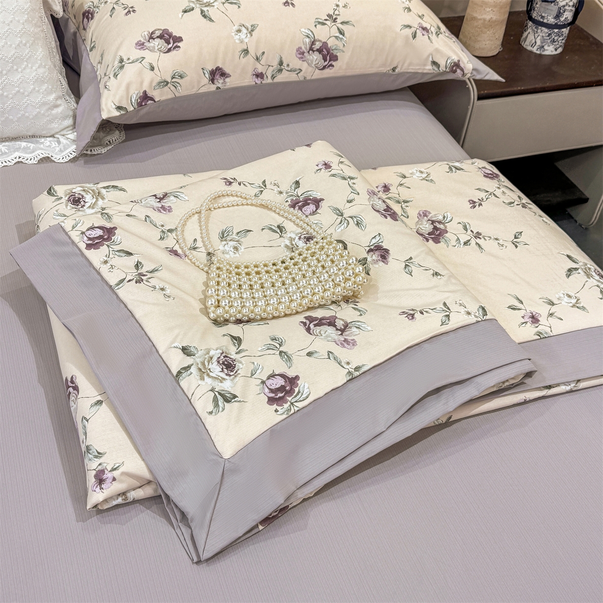 91家纺网 家纺一手货源 找家纺 慕木家纺 2026新款A类印花慕丝棉凉感夏被夏凉被空调被四件套 洛雅+黛紫