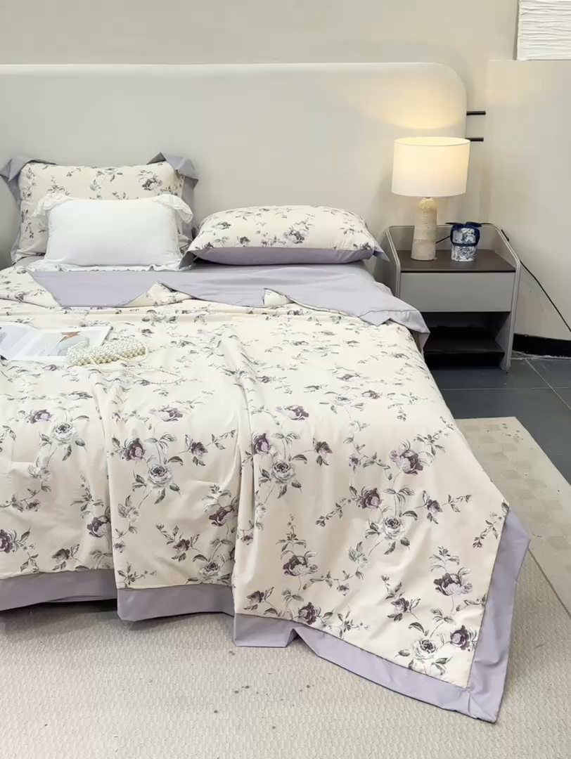 91家纺网 家纺一手货源 找家纺 慕木家纺 2026新款A类印花慕丝棉凉感夏被夏凉被空调被四件套 洛雅+黛紫
