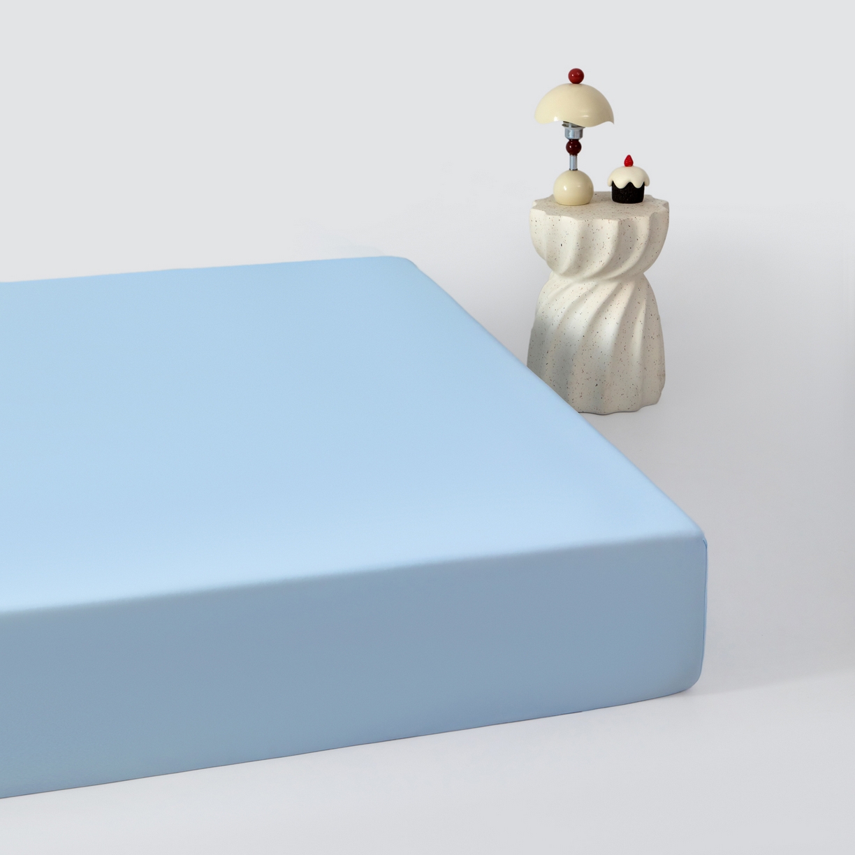 91家纺网 家纺一手货源 找家纺 其奥家纺 2026新款锦氨凉感床笠三件套A类耐磨5级0.35凉感有检测报告 晴蓝