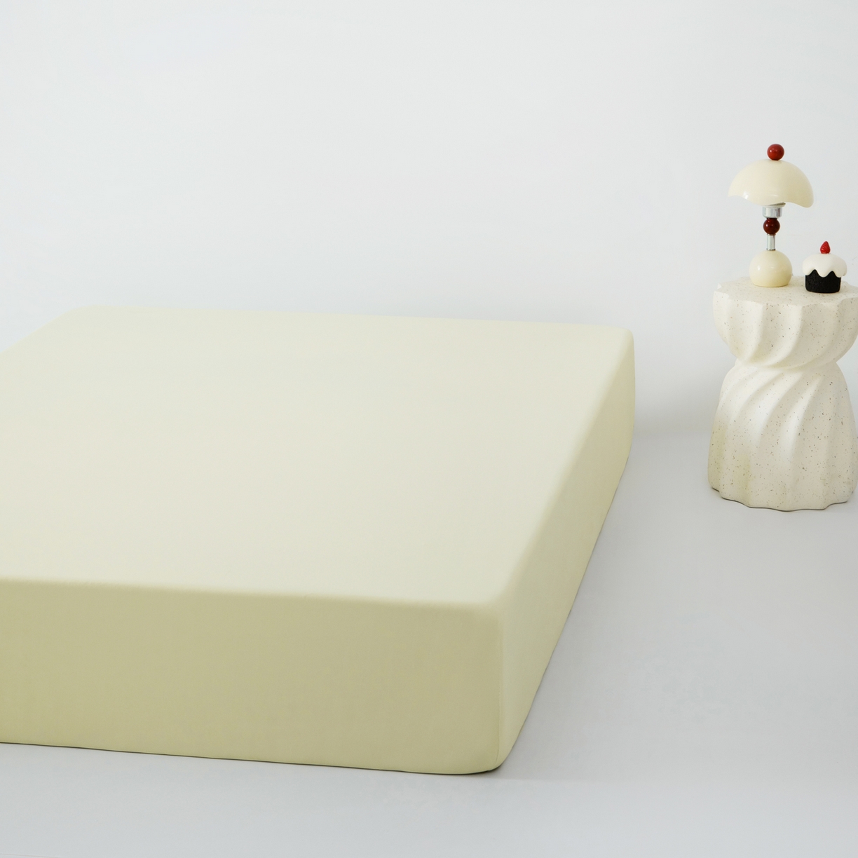 91家纺网 家纺一手货源 找家纺 其奥家纺 2026新款锦氨凉感床笠三件套A类耐磨5级0.35凉感有检测报告 奶油黄