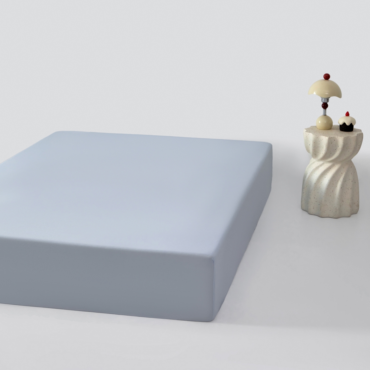 91家纺网 家纺一手货源 找家纺 其奥家纺 2026新款锦氨凉感床笠三件套A类耐磨5级0.35凉感有检测报告 芦灰