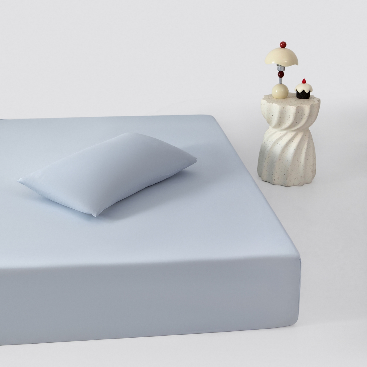 91家纺网 家纺一手货源 找家纺 其奥家纺 2026新款锦氨凉感床笠三件套A类耐磨5级0.35凉感有检测报告 芦灰