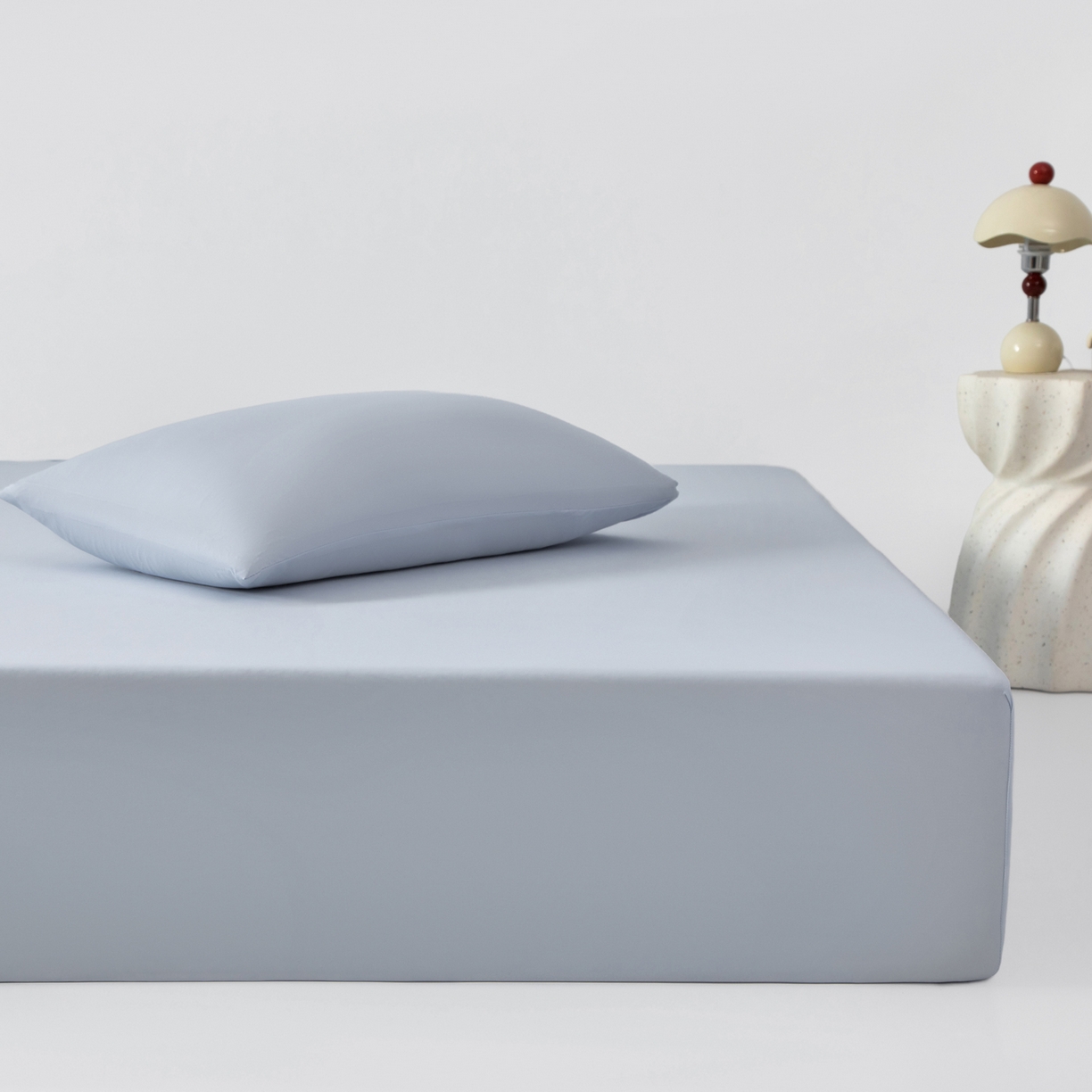 91家纺网 家纺一手货源 找家纺 其奥家纺 2026新款锦氨凉感床笠三件套A类耐磨5级0.35凉感有检测报告 芦灰