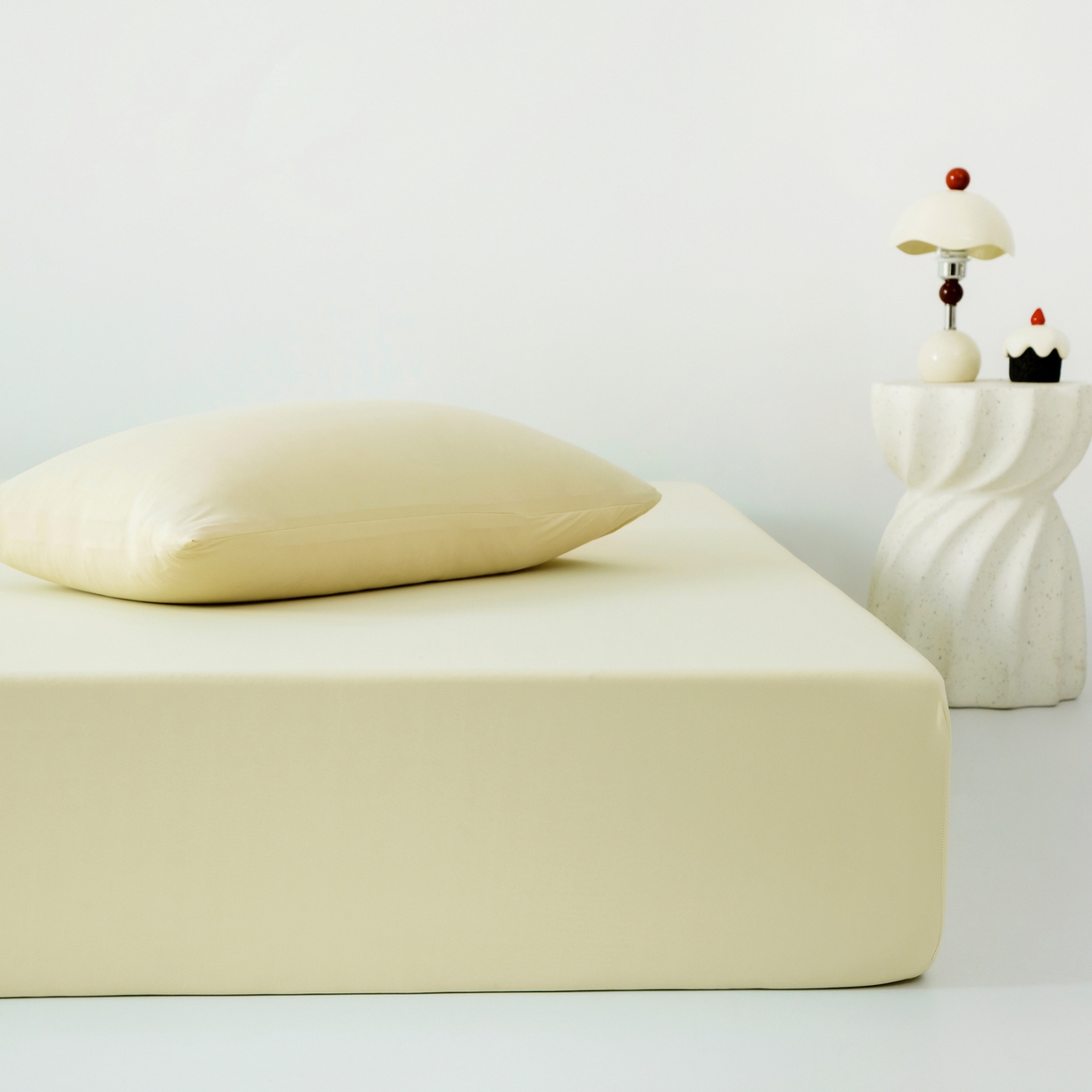 91家纺网 家纺一手货源 找家纺 其奥家纺 2026新款锦氨凉感床笠三件套A类耐磨5级0.35凉感有检测报告 奶油黄