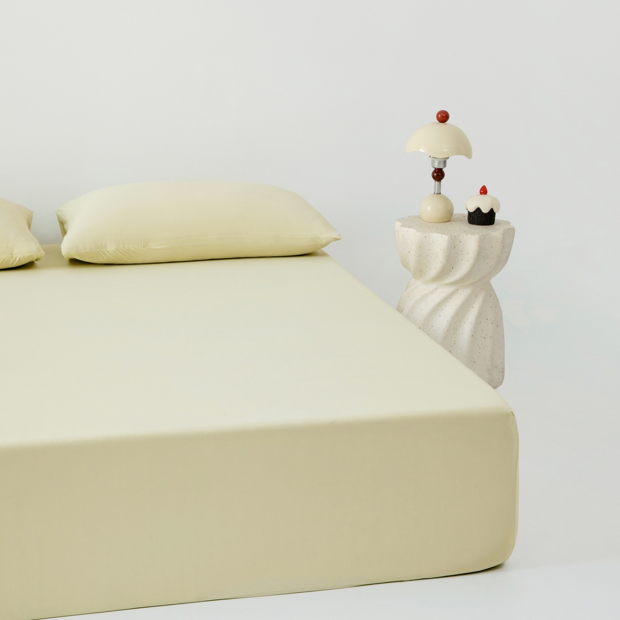 91家纺网 家纺一手货源 找家纺 其奥家纺 2026新款锦氨凉感床笠三件套A类耐磨5级0.35凉感有检测报告 奶油黄