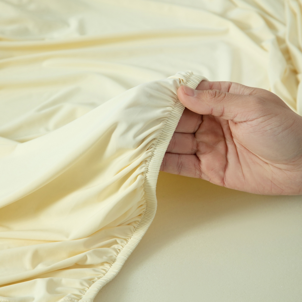 91家纺网 家纺一手货源 找家纺 其奥家纺 2026新款锦氨凉感床笠三件套A类耐磨5级0.35凉感有检测报告 奶油黄