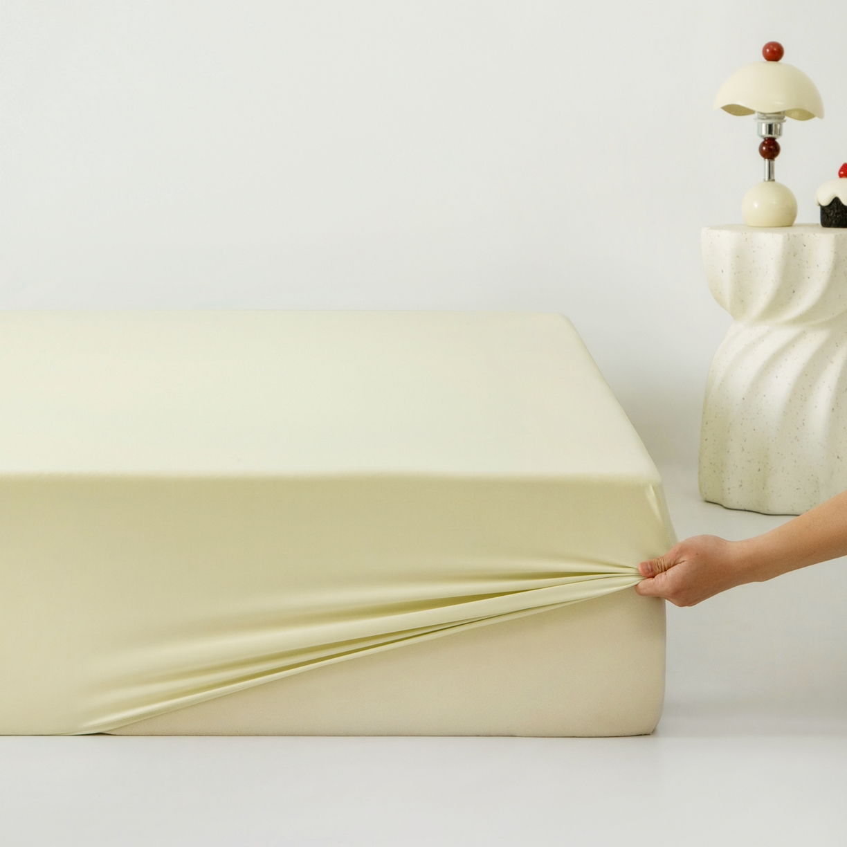 91家纺网 家纺一手货源 找家纺 其奥家纺 2026新款锦氨凉感床笠三件套A类耐磨5级0.35凉感有检测报告 奶油黄