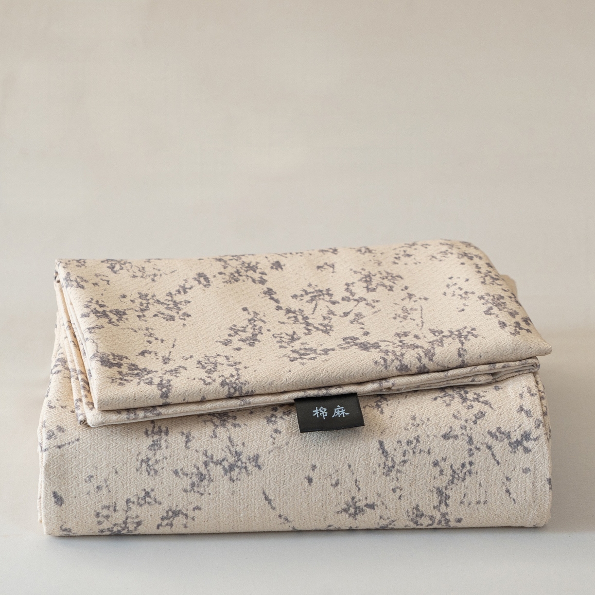 91家纺网 家纺一手货源 找家纺 凌云家纺 2026新款直播爆款复古风棉麻提花老粗布床单席子凉席三件套 冬梅枝语