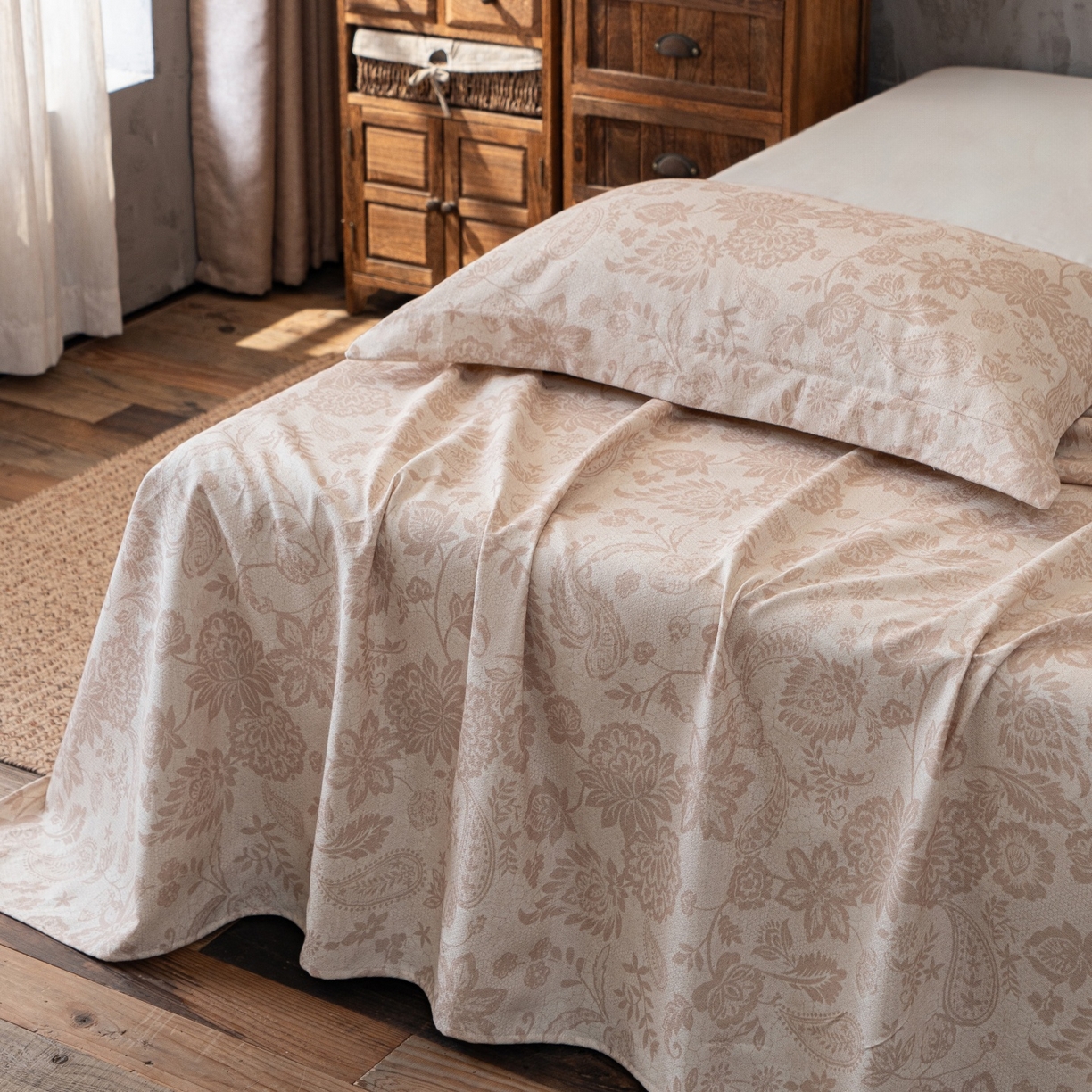 91家纺网 家纺一手货源 找家纺 凌云家纺 2026新款直播爆款复古风棉麻提花老粗布床单席子凉席三件套 宝相花