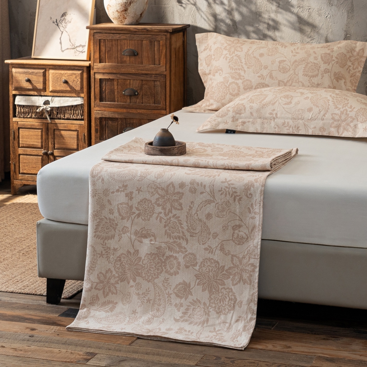 91家纺网 家纺一手货源 找家纺 凌云家纺 2026新款直播爆款复古风棉麻提花老粗布床单席子凉席三件套 宝相花