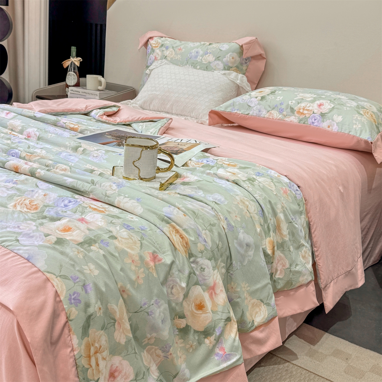 91家纺网 家纺一手货源 找家纺 慕木家纺 2026新款A类印花慕丝棉凉感夏被夏凉被空调被四件套 青妍+粉