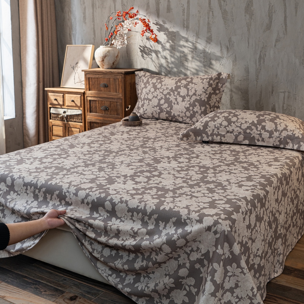 91家纺网 家纺一手货源 找家纺 凌云家纺 2026新款直播爆款复古风棉麻提花老粗布床单席子凉席三件套 月季锦簇