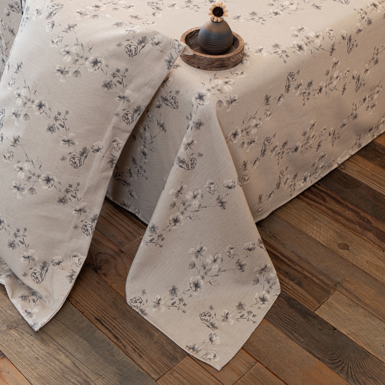 91家纺网 家纺一手货源 找家纺 凌云家纺 2026新款直播爆款复古风棉麻提花老粗布床单席子凉席三件套 墨梅