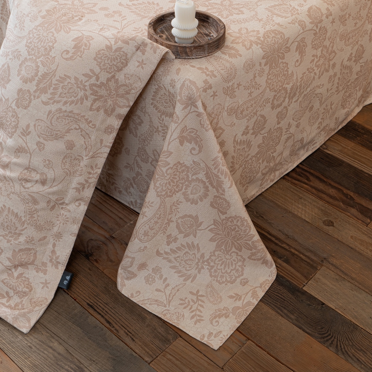 91家纺网 家纺一手货源 找家纺 凌云家纺 2026新款直播爆款复古风棉麻提花老粗布床单席子凉席三件套 宝相花