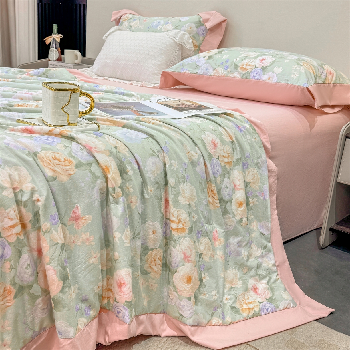 91家纺网 家纺一手货源 找家纺 慕木家纺 2026新款A类印花慕丝棉凉感夏被夏凉被空调被四件套 青妍+粉