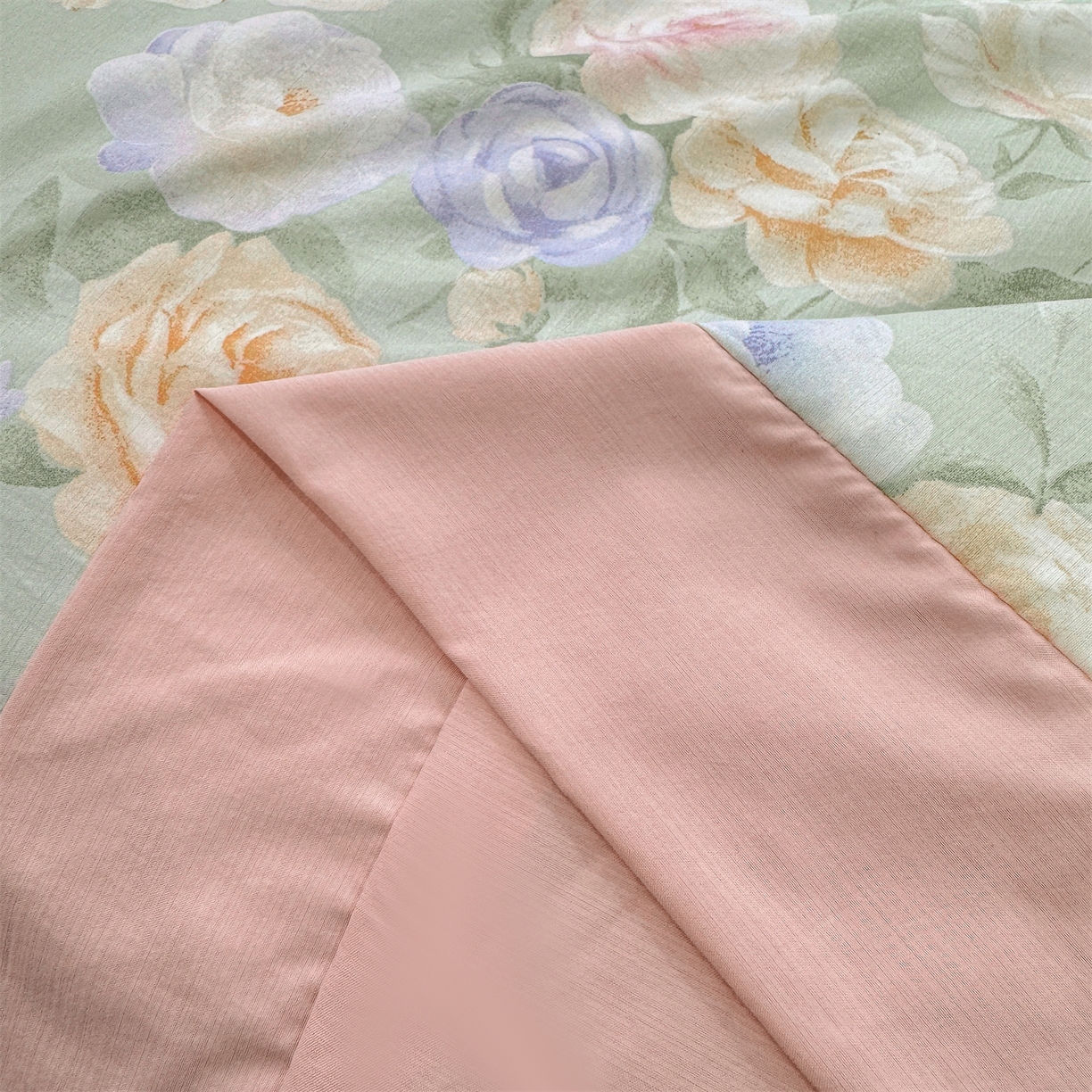 91家纺网 家纺一手货源 找家纺 慕木家纺 2026新款A类印花慕丝棉凉感夏被夏凉被空调被四件套 青妍+粉