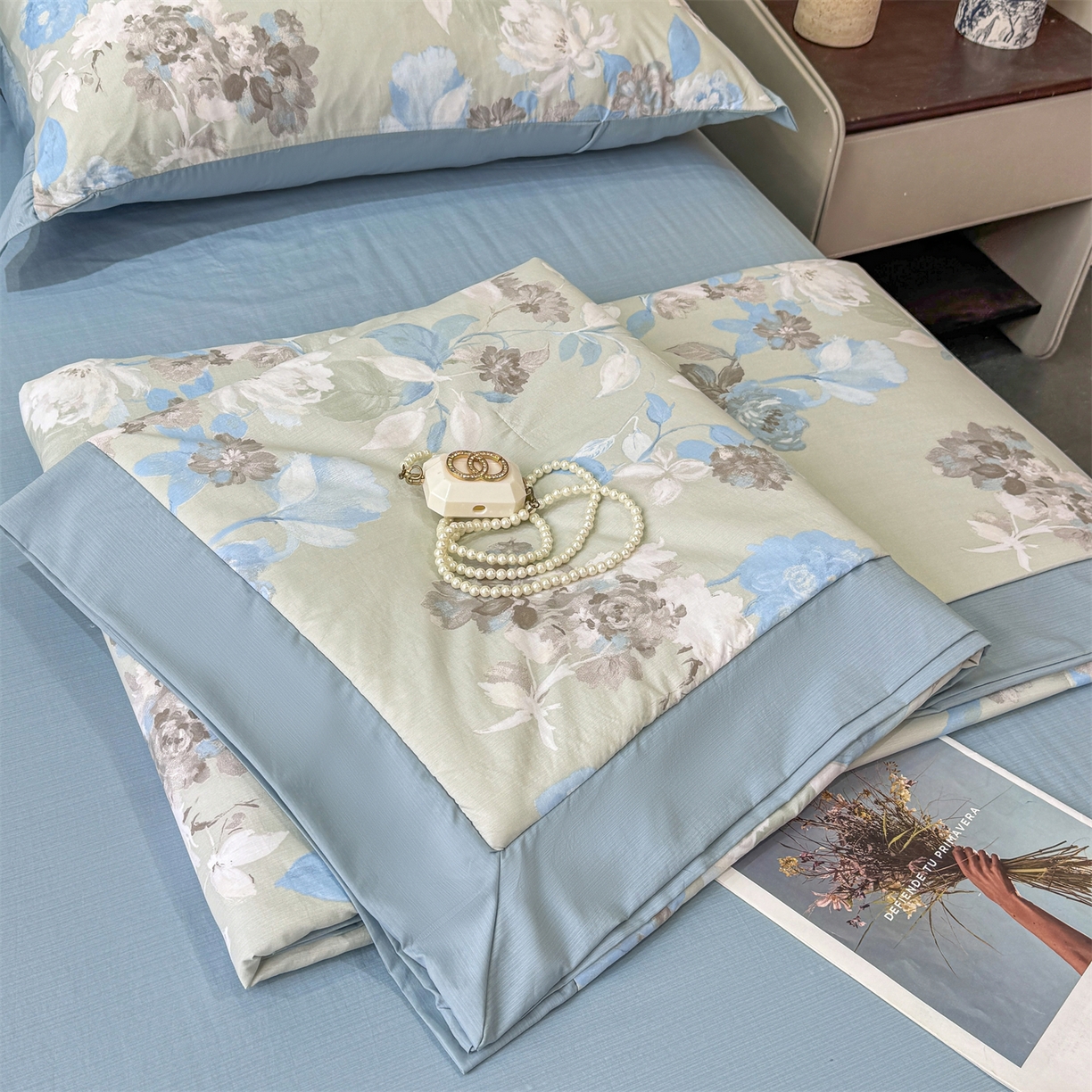 91家纺网 家纺一手货源 找家纺 慕木家纺 2026新款A类印花慕丝棉凉感夏被夏凉被空调被四件套 蓝漪+蓝