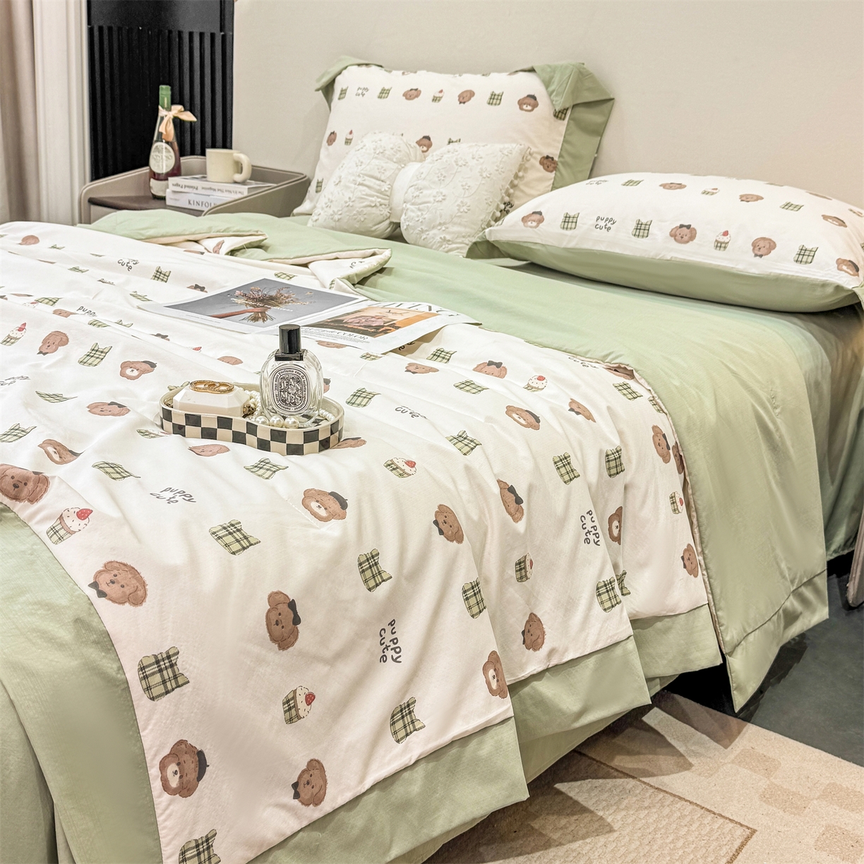 91家纺网 家纺一手货源 找家纺 慕木家纺 2026新款A类印花慕丝棉凉感夏被夏凉被空调被四件套 蛋糕熊+绿