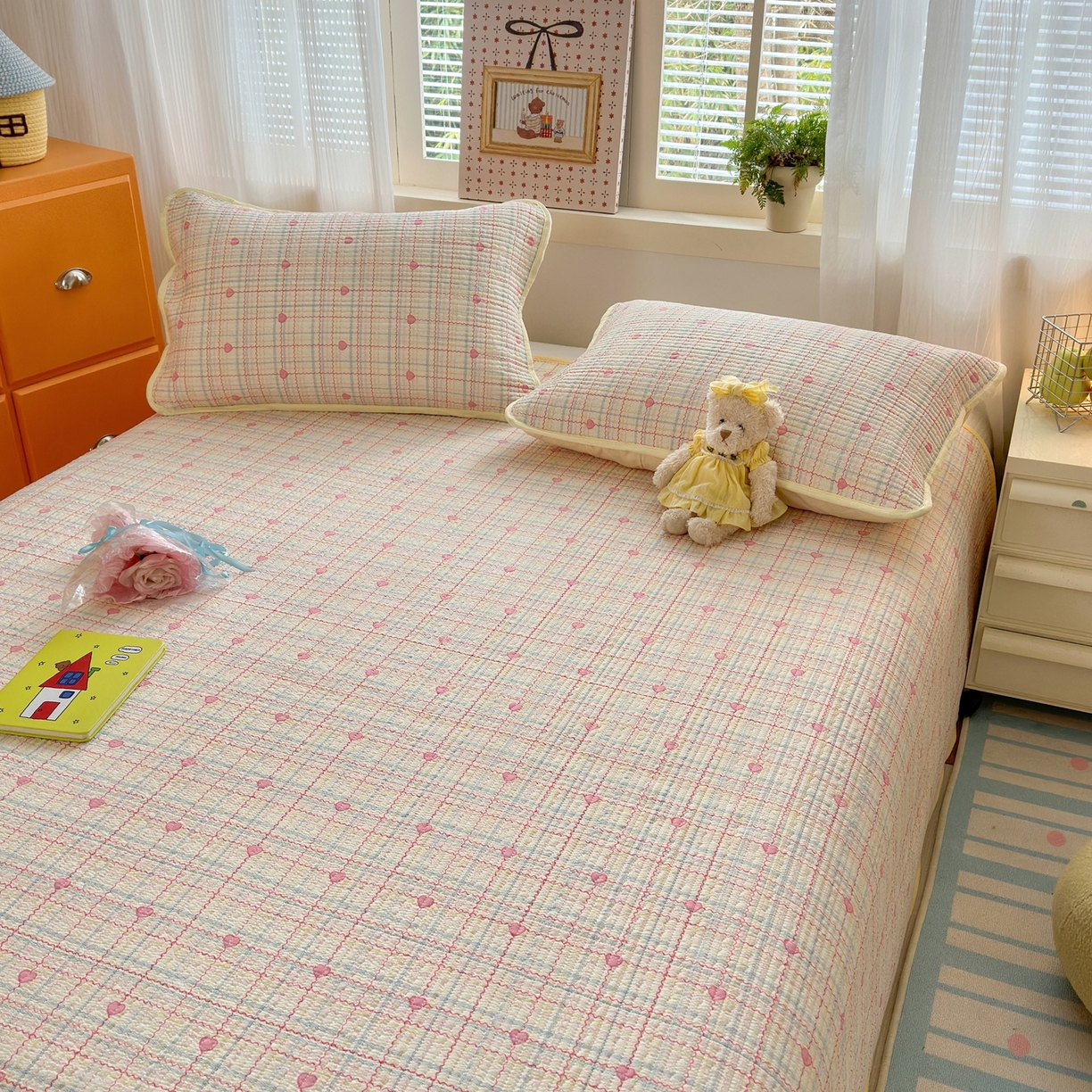 91家纺网 家纺一手货源 找家纺 云玲时尚 2026新款三角针泡芙夏被四件套系列 彩虹甜心