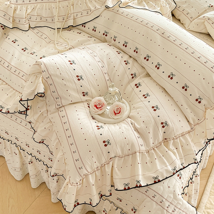 91家纺网 家纺一手货源 找家纺 孟鑫家纺 2026韩版法式公主风水洗棉床盖款多功能二合一被套 夏被床盖四件套-小清新系列 桃心小镇