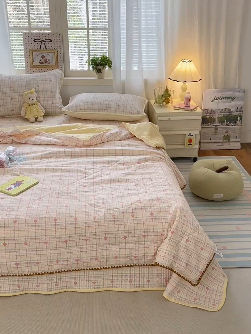 91家纺网 家纺一手货源 找家纺 云玲时尚 2026新款三角针泡芙夏被四件套系列 彩虹甜心