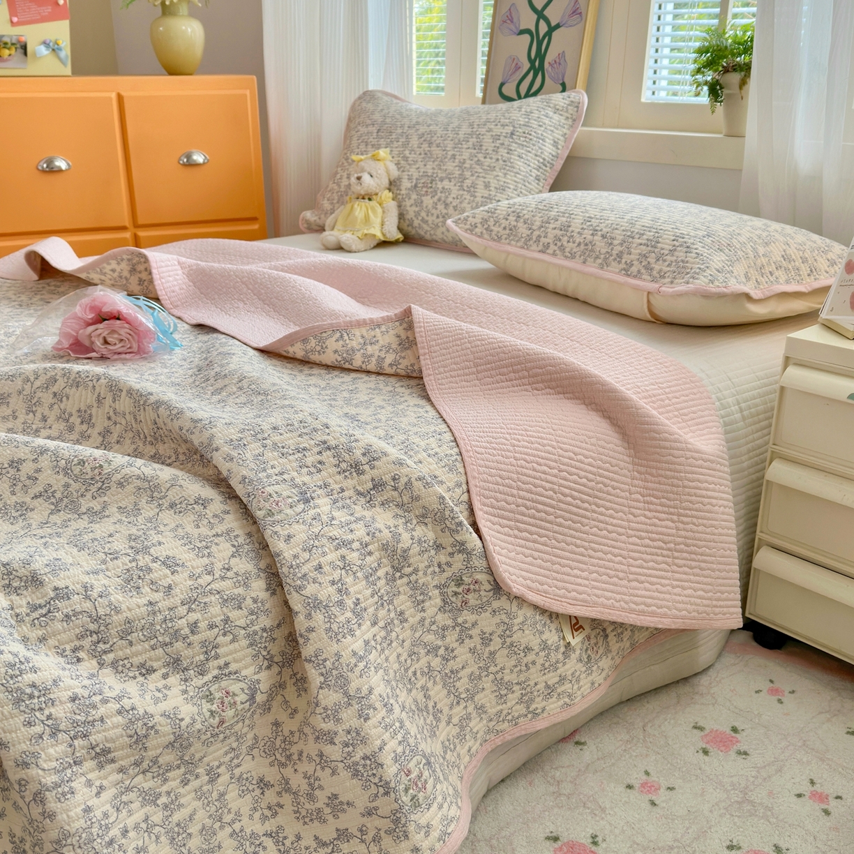 91家纺网 家纺一手货源 找家纺 云玲时尚 2026新款三角针泡芙夏被四件套系列 复古花园