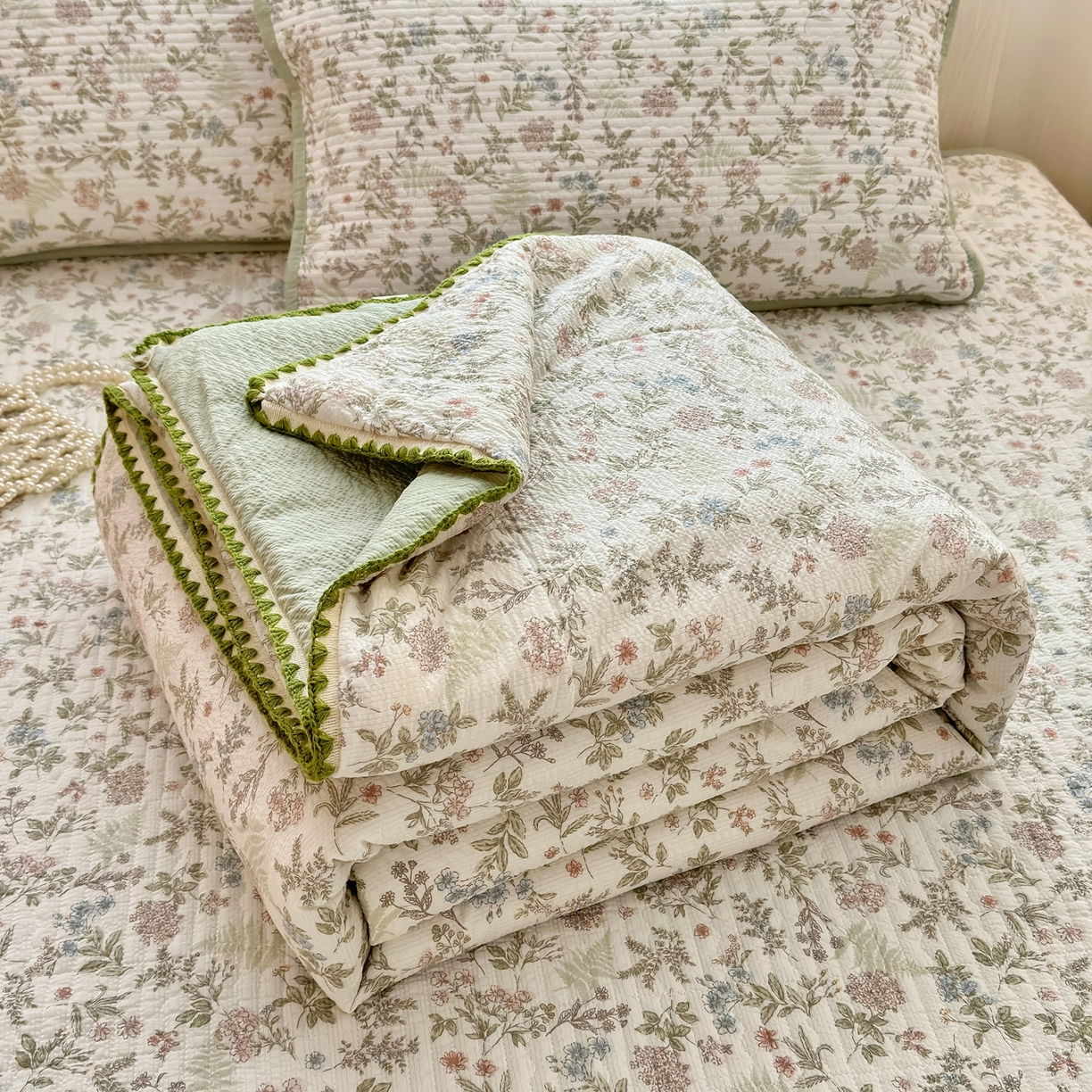 云玲时尚 2026新款三角针泡芙夏被四件套系列 花信