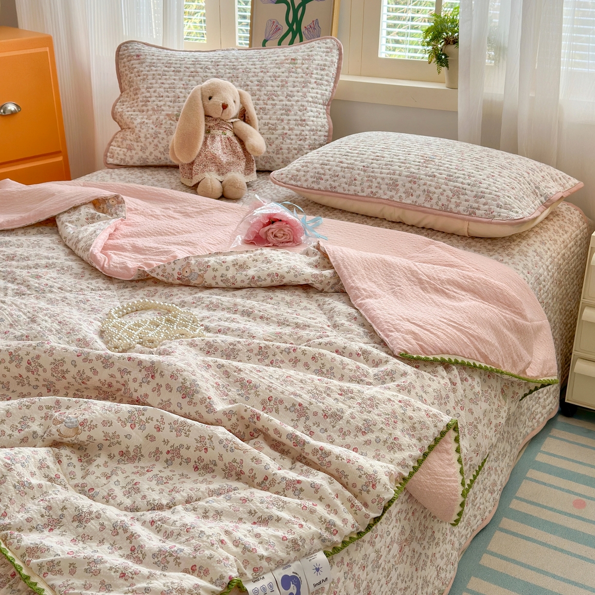 91家纺网 家纺一手货源 找家纺 云玲时尚 2026新款三角针泡芙夏被四件套系列 花野兔语