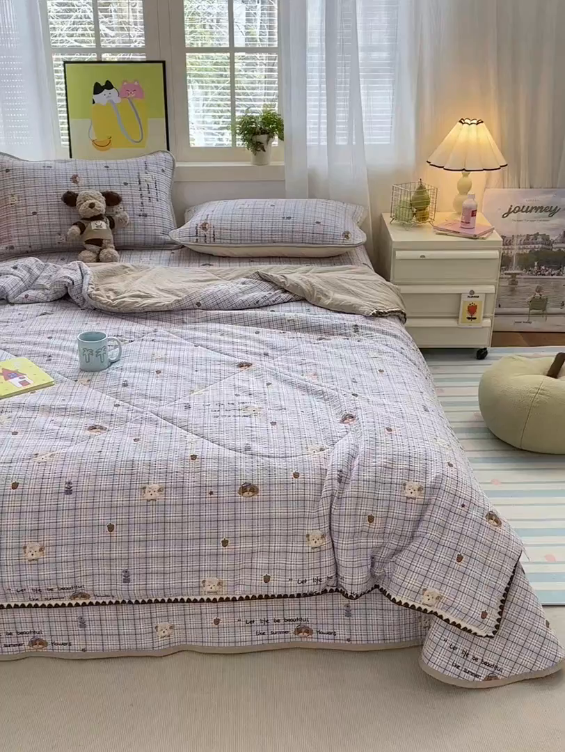 91家纺网 家纺一手货源 找家纺 云玲时尚 2026新款三角针泡芙夏被四件套系列 蓝格栗