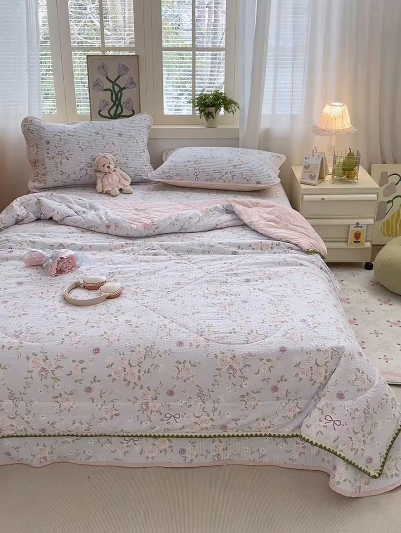 91家纺网 家纺一手货源 找家纺 云玲时尚 2026新款三角针泡芙夏被四件套系列 玫瑰园