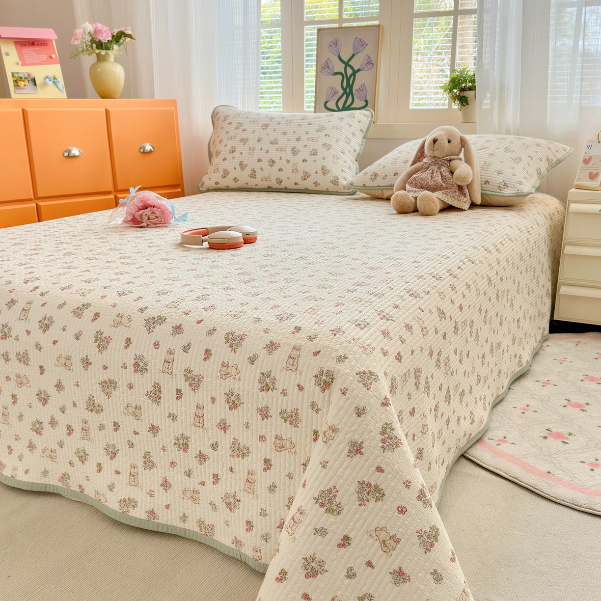 91家纺网 家纺一手货源 找家纺 云玲时尚 2026新款三角针泡芙夏被四件套系列 碎花兔