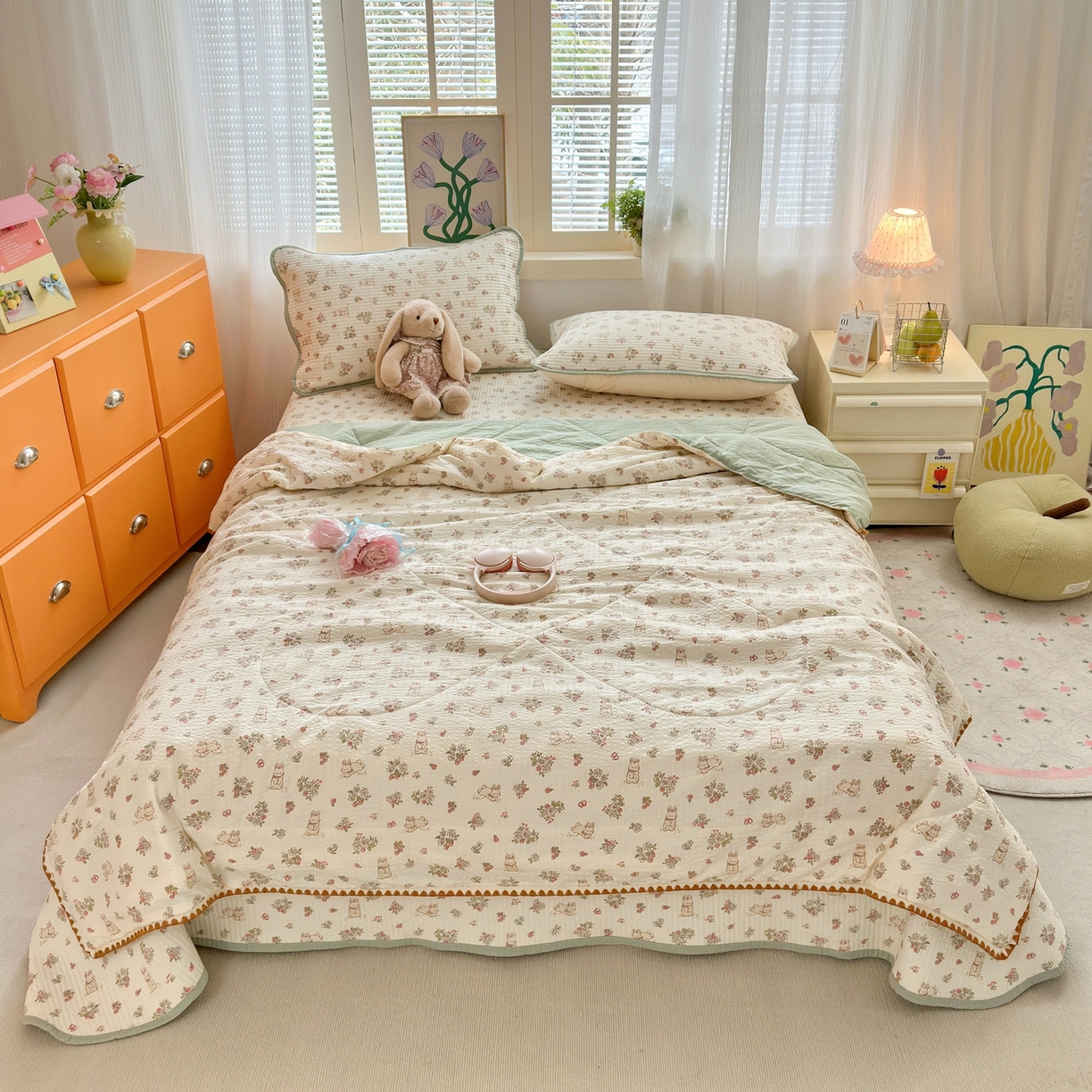 91家纺网 家纺一手货源 找家纺 云玲时尚 2026新款三角针泡芙夏被四件套系列 碎花兔