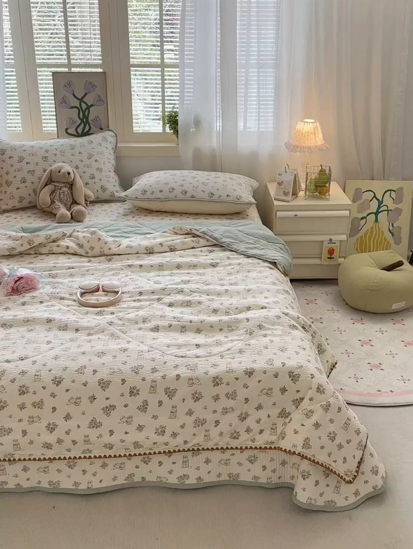 91家纺网 家纺一手货源 找家纺 云玲时尚 2026新款三角针泡芙夏被四件套系列 碎花兔