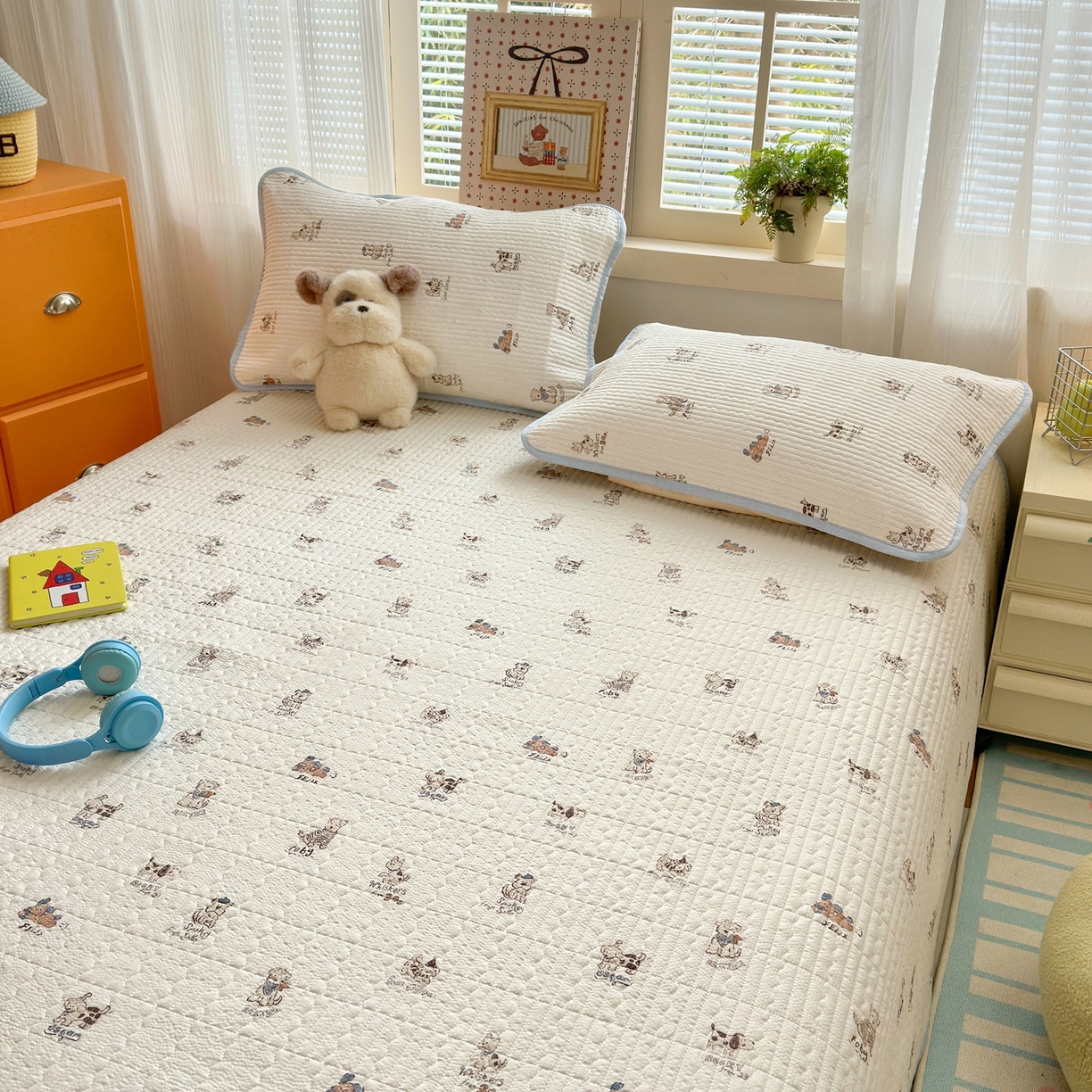 91家纺网 家纺一手货源 找家纺 云玲时尚 2026新款三角针泡芙夏被四件套系列 小狗排队