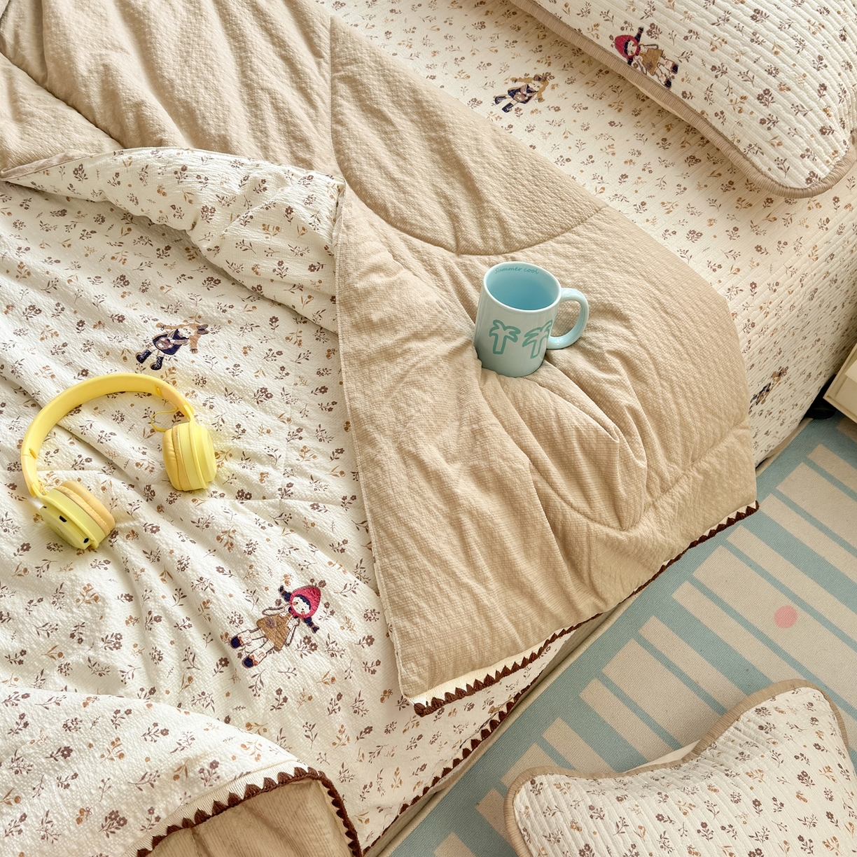 91家纺网 家纺一手货源 找家纺 云玲时尚 2026新款三角针泡芙夏被四件套系列 小红帽