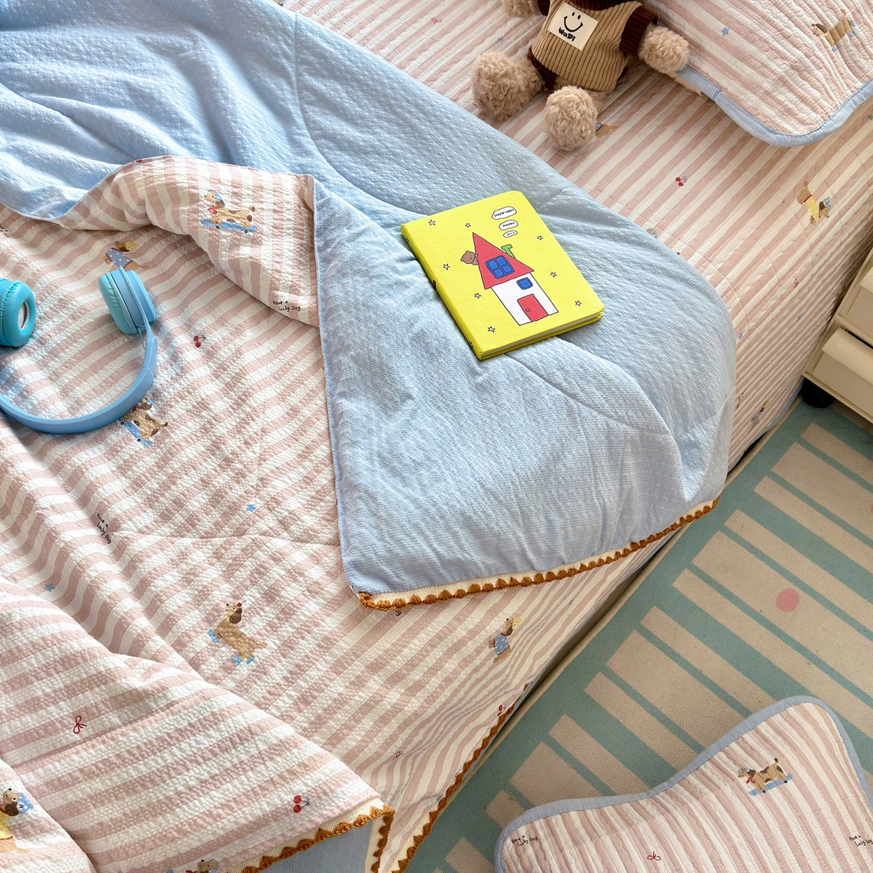 91家纺网 家纺一手货源 找家纺 云玲时尚 2026新款三角针泡芙夏被四件套系列 幸运狗