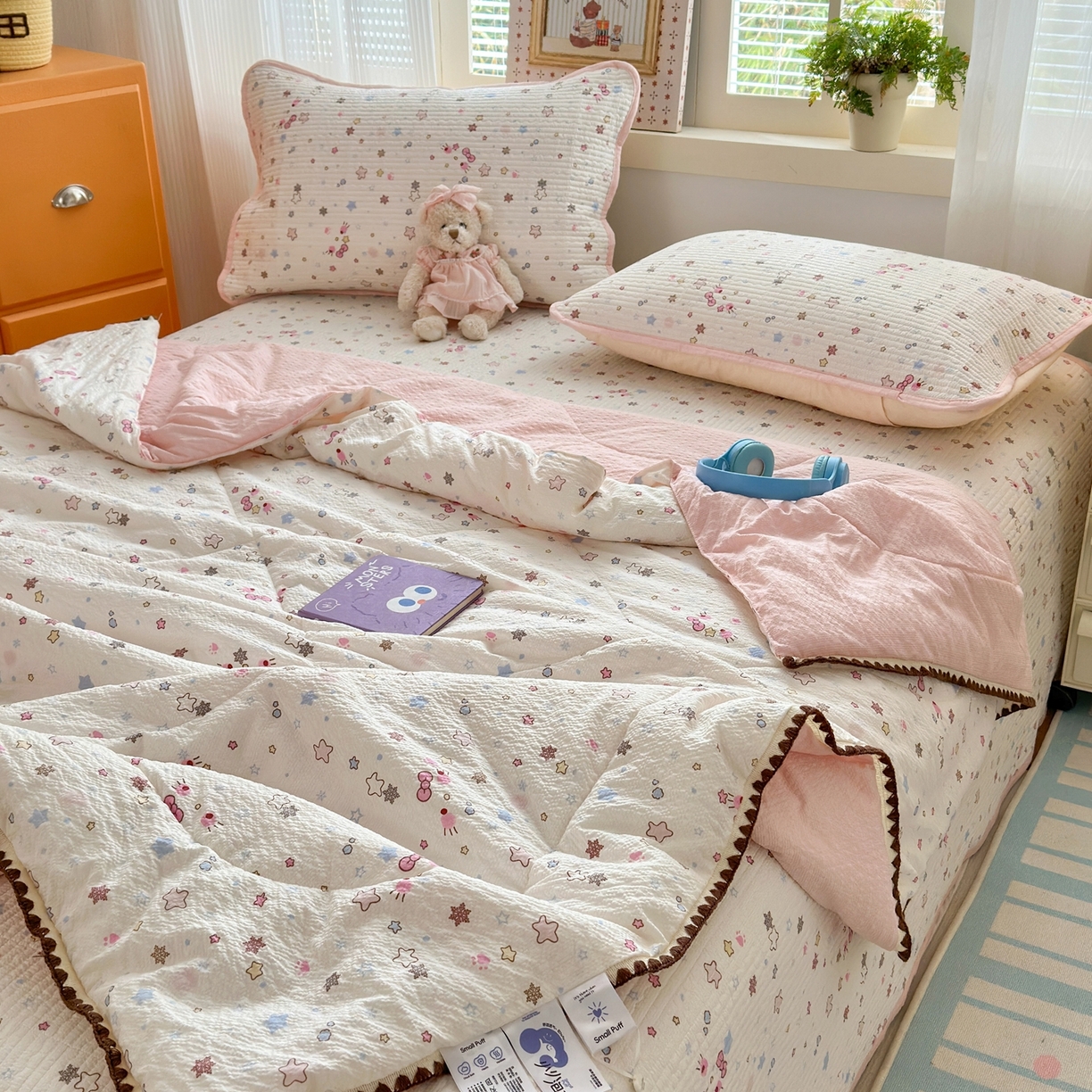 91家纺网 家纺一手货源 找家纺 云玲时尚 2026新款三角针泡芙夏被四件套系列 雪星织