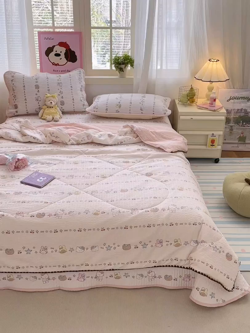 91家纺网 家纺一手货源 找家纺 云玲时尚 2026新款三角针泡芙夏被四件套系列 KITTY星愿