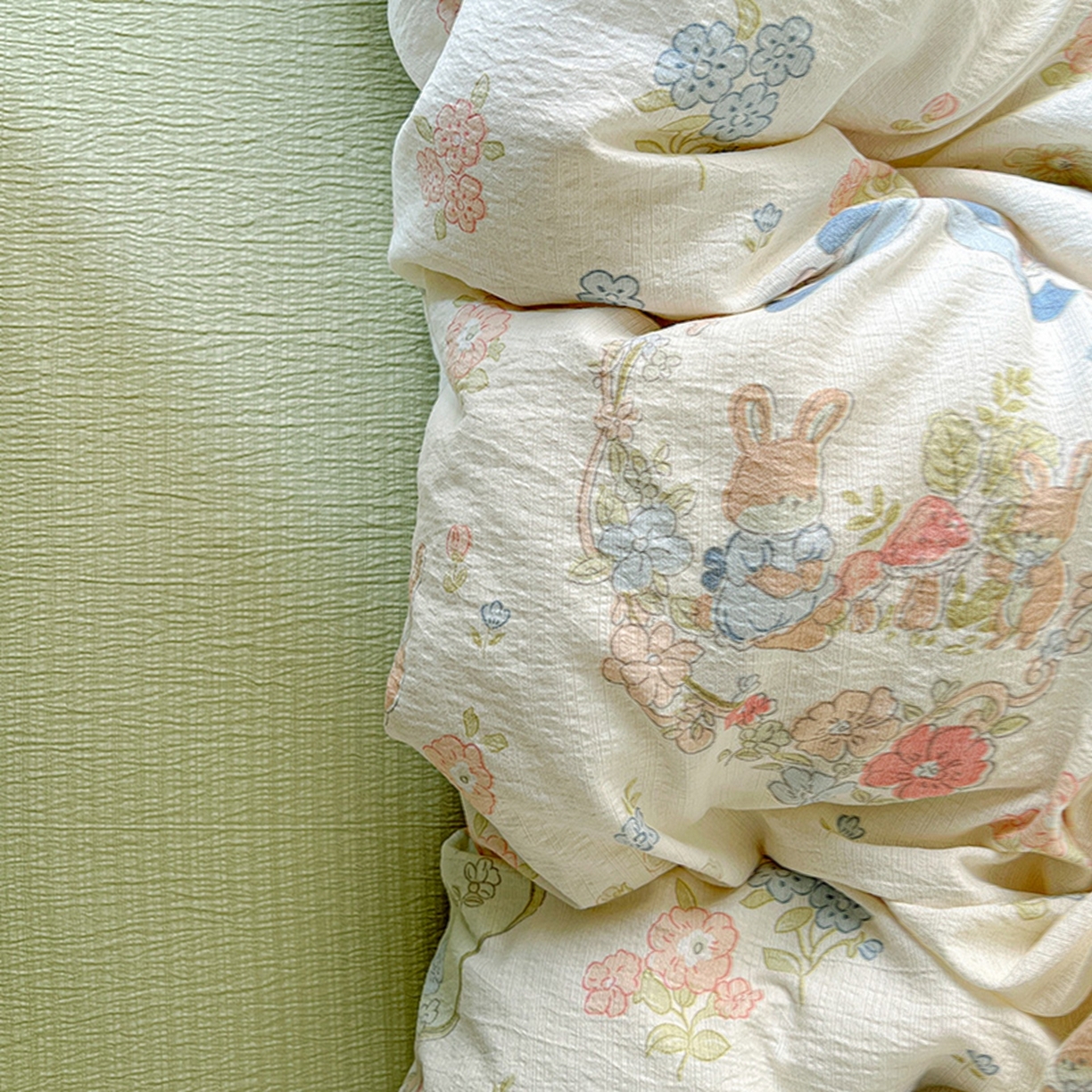 91家纺网 家纺一手货源 找家纺 朵朵家纺 2026新款高级感轻奢复古美拉德色系双层纱泡芙棉床品四件套加厚水洗双层纱软 爱丽丝兔