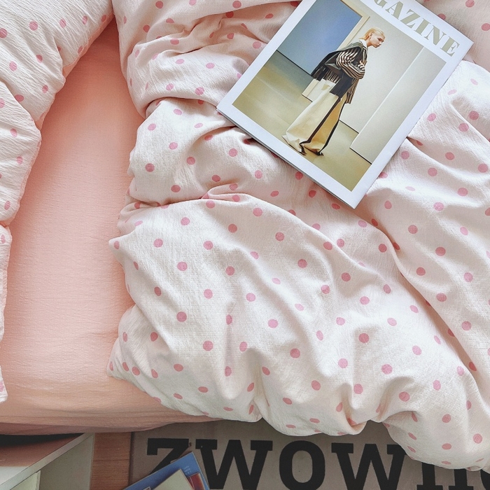 91家纺网 家纺一手货源 找家纺 朵朵家纺 2026新款高级感轻奢复古美拉德色系双层纱泡芙棉床品四件套加厚水洗双层纱软 粉红波点