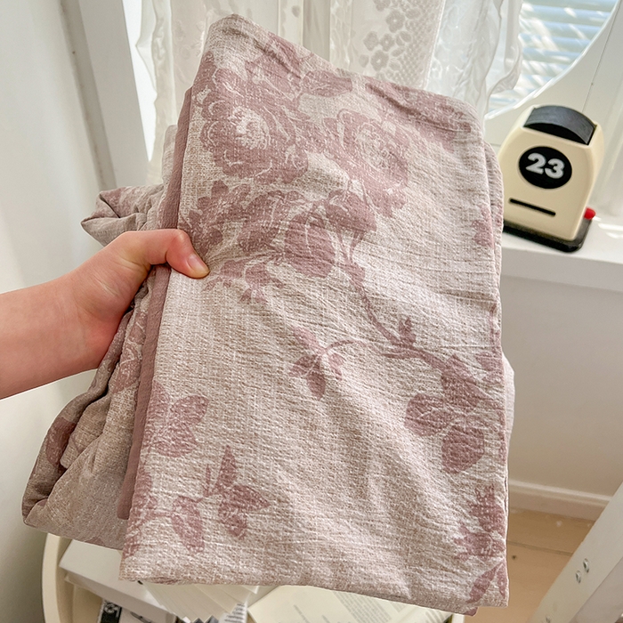 91家纺网 家纺一手货源 找家纺 朵朵家纺 2026新款高级感轻奢复古美拉德色系双层纱泡芙棉床品四件套加厚水洗双层纱软 知音咖