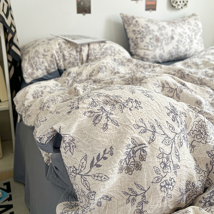 91家纺网 家纺一手货源 找家纺 朵朵家纺 2026新款高级感轻奢复古美拉德色系双层纱泡芙棉床品四件套加厚水洗双层纱软 青花瓷