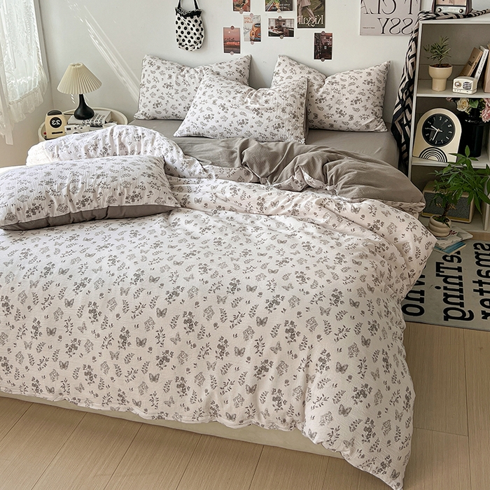 91家纺网 家纺一手货源 找家纺 朵朵家纺 2026新款高级感轻奢复古美拉德色系双层纱泡芙棉床品四件套加厚水洗双层纱软 素碟吟