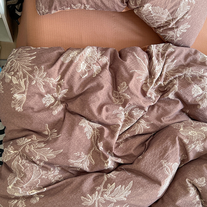 91家纺网 家纺一手货源 找家纺 朵朵家纺 2026新款高级感轻奢复古美拉德色系双层纱泡芙棉床品四件套加厚水洗双层纱软 晚棠