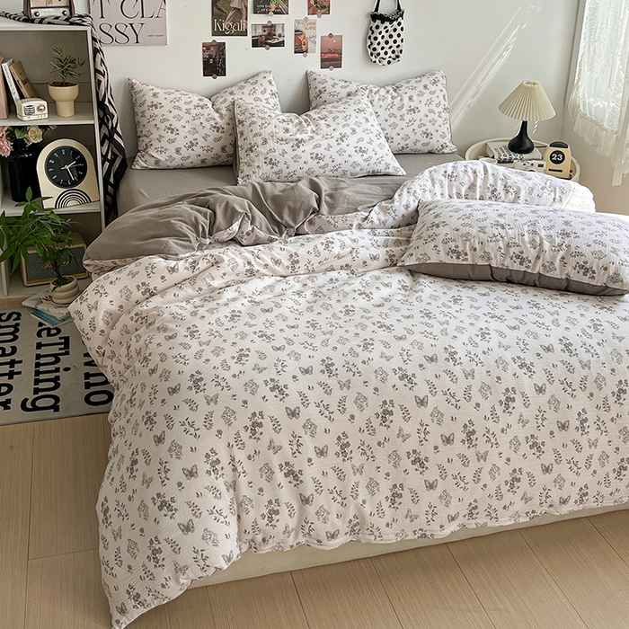 91家纺网 家纺一手货源 找家纺 朵朵家纺 2026新款高级感轻奢复古美拉德色系双层纱泡芙棉床品四件套加厚水洗双层纱软 素碟吟