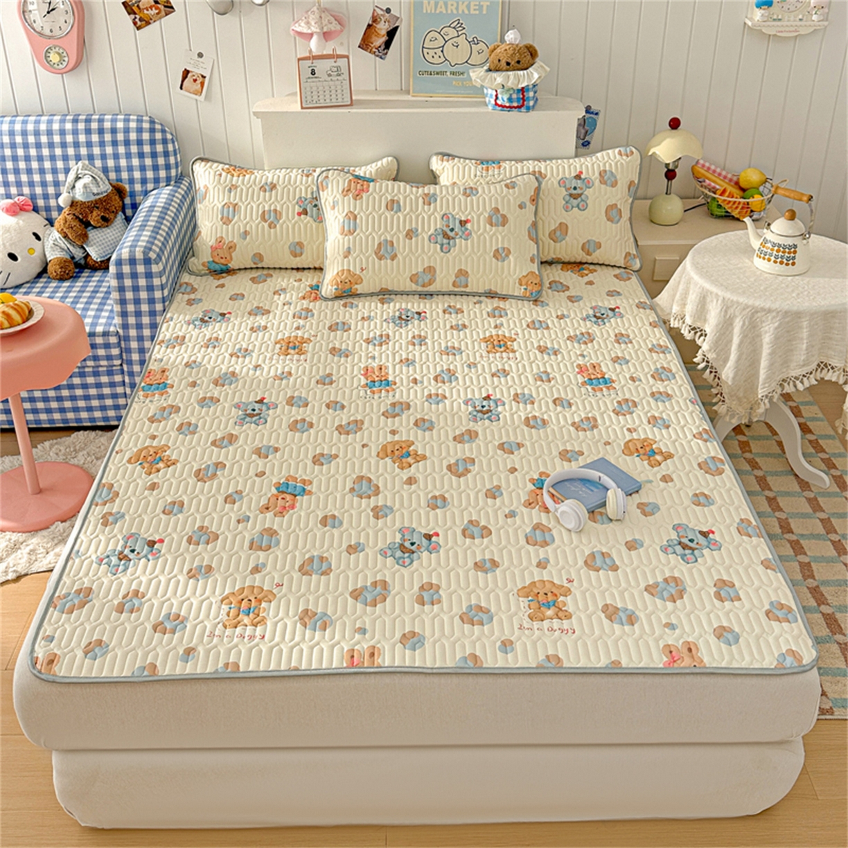 91家纺网 家纺一手货源 找家纺 （总）2026新款加厚无异味学生床凉席乳胶凉席三件套,仙草,彩虹,玫瑰骑士,豹纹小熊,花田女孩,潦草小狗,玫瑰小兔-兰,萌宠熊猫,秘密花园,奶咖小狗,企鹅与兔,软萌小熊,星月,知夏