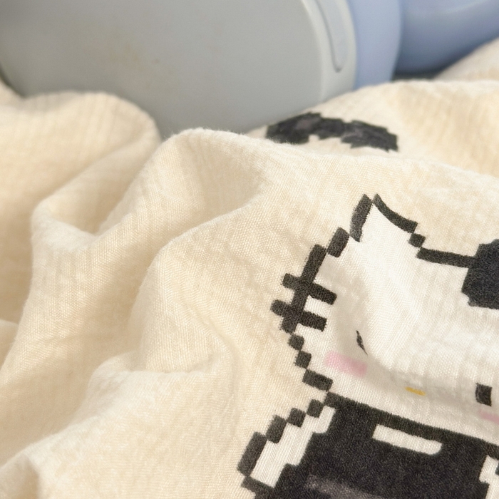 91家纺网 家纺一手货源 找家纺 牵依 2026春夏新款A类云感花边款双层纱床盖四件套 奥利奥小猫