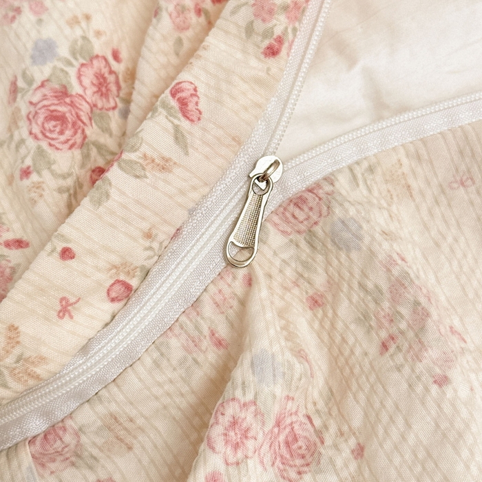 91家纺网 家纺一手货源 找家纺 牵依 2026春夏新款A类云感花边款双层纱床盖四件套 玫瑰花园